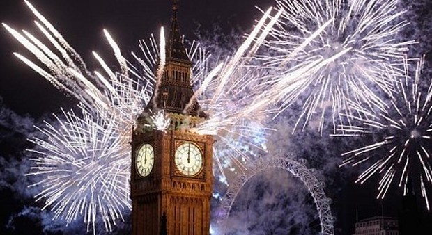 Regno Unito, sabato 5 novembre fuochi d'artificio e falò per ricordare il complotto delle polveri