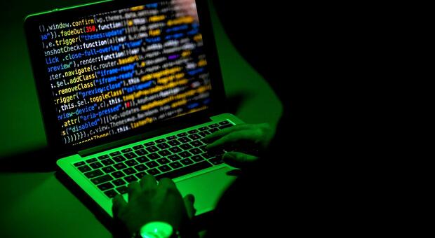 Hacker russi attaccano 5 banche italiane. L'agenzia per la cybersicurezza: «Massima allerta, sistemi integri»