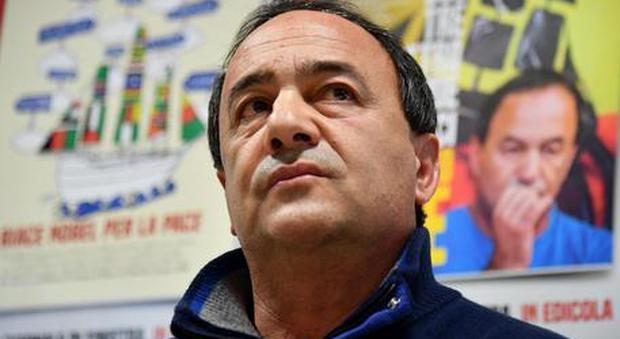 Mimmo Lucano, sindaco di Riace, rinviato a giudizio: gestione dei migranti e abuso d'ufficio. Con lui altre 26 persone