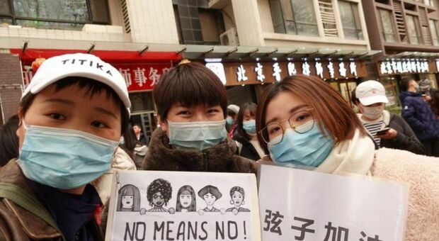 Cina, avanza il #MeToo: «Vogliamo giustizia». I casi di vittime di abusi condannate per diffamazione