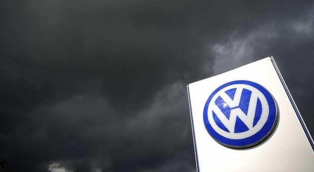 Volkswagen, il duello con i fornitori blocca quasi trentamila operai