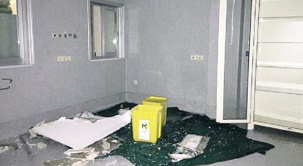 I crolli dopo le formiche: l'ospedale San Giovanni Bosco a mezzo servizio