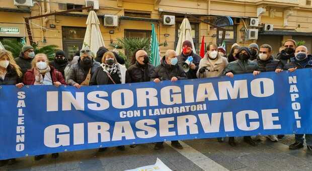 Giraservice, protesta a Napoli: «La Regione Campania ci deve delle risposte»