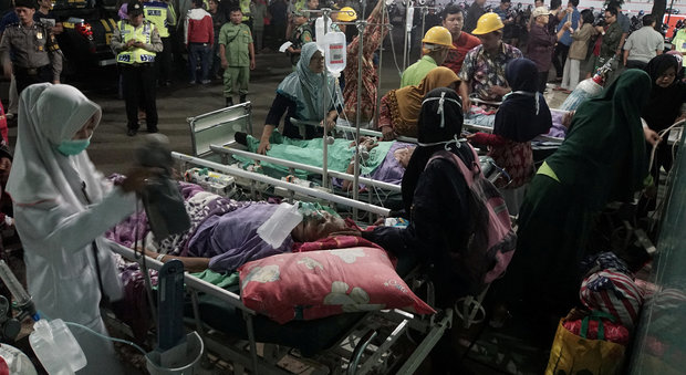 Terremoto Indonesia, ultime notizie dall'isola di Giava: 3 morti, evacuato l'ospedale