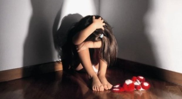 Catania, bimba di 14 anni violentata dal domestico: lavorava in casa da 10 anni