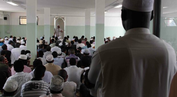 La Crociata del sindaco: «Stop ai centri islamici». Da Monfalcone la proposta di legge per chiudere le moschee abusive