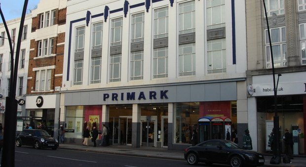 Primark, col Covid crisi senza precedenti: con le chiusure dei negozi utili giù del 40%