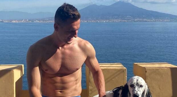 Milik si gode il sole caldo di Napoli: «Dopo il workout mi dedico a lui»
