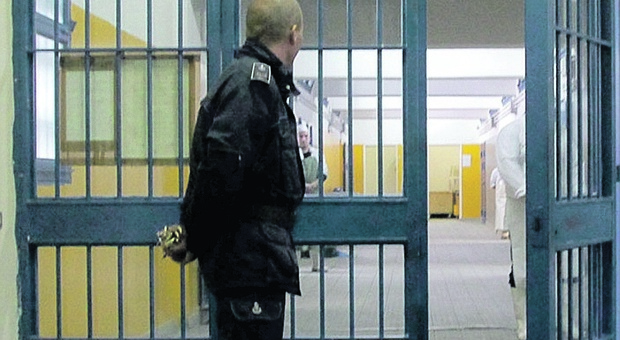 Allievo agente di polizia penitenziaria si toglie la vita nella sua abitazione: studiava a Sulmona