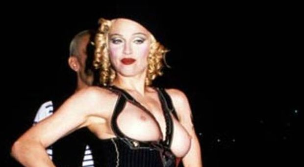 Madonna, vestiti all'asta: 100mila dollari per quello del video "Material Girl"