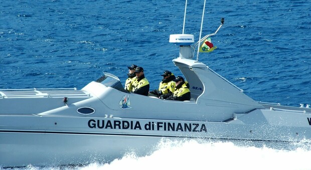 Barche a vela di lusso sconosciute al fisco: bandiera estera ma appartengono a cittadini italiani.
