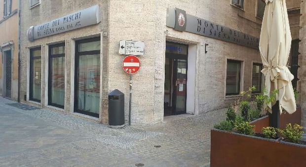 Acqua pubblica sabina: da lunedì apre lo «sportello utenti» in piazza del Comune, dove era la banca Mps
