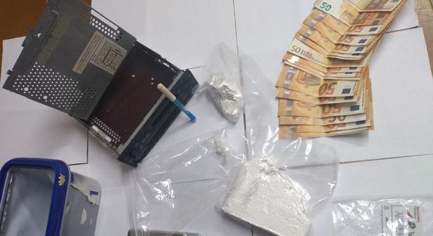 In casa 420 grammi di cocaina: pusher arrestato a Pontecagnano