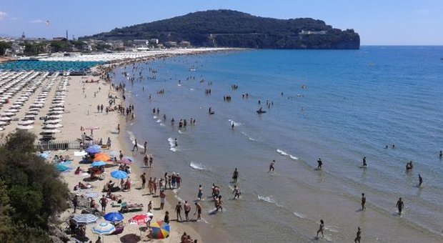Il sindaco di Gaeta: «Spiagge libere a numero chiuso»