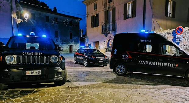 Montecastrilli, 46enne si barrica in casa per ore: irruzione dei carabinieri