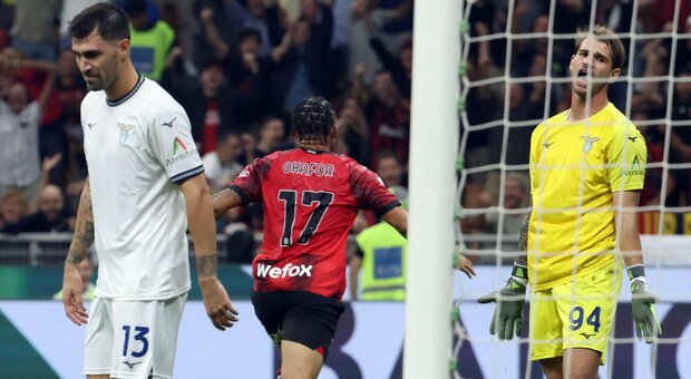 Milan-Lazio 2-0, Sarri resiste solo un tempo: Pioli vola in testa al campionato. Classifica horror per i biancocelesti