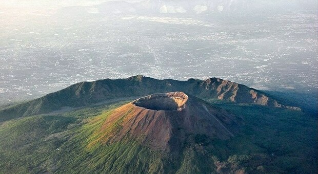 Il Vesuvio e la sua prossima eruzione: «Potrebbe non essere violenta e avvenire anche dopo mille anni»