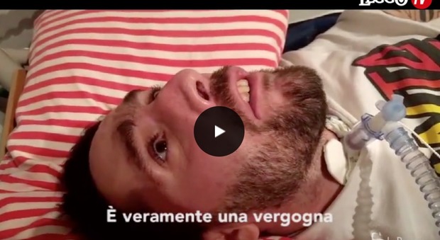 Dj Fabo, via al processo a Cappato: in aula il video choc dell'agonia di Fabiano prima di morire