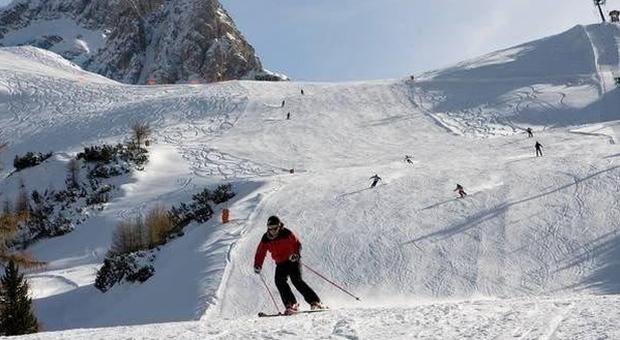 Turista vicentina si schianta durante lezione di sci, maestro assolto: l'allieva pagherà anche 3mila euro di spese