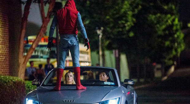 Una cabrio dei Quattro Anelli in una scena del film di Spider-Man