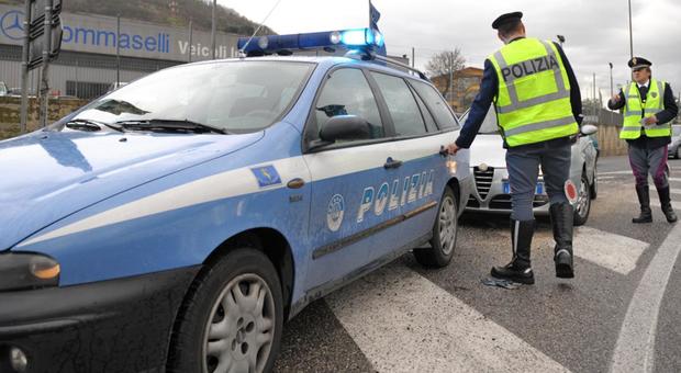 Ruba auto con dentro 40mila euro di gioielli: preso a Torre del Greco dalla polstrada di Angri