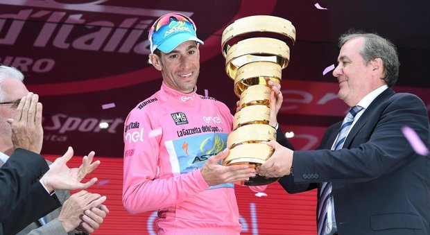 Vincenzo Nibali trionfa al Giro d'Italia