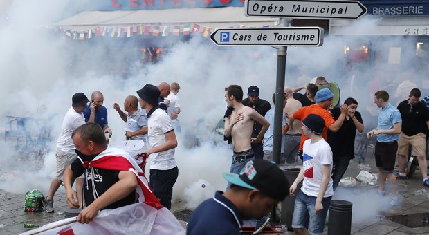 Euro 2016, alla prima giornata gli hooligans hanno già vinto un titolo