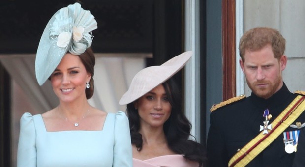 Meghan Markle battuta da Kate Middleton: la moglie di William è la preferita dagli inglesi