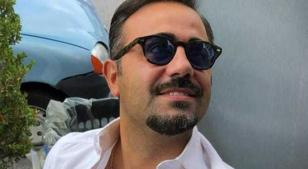 Napoli, Fdi sospende il consigliere Longobardi: «Inammissibile post sulla Shoah»