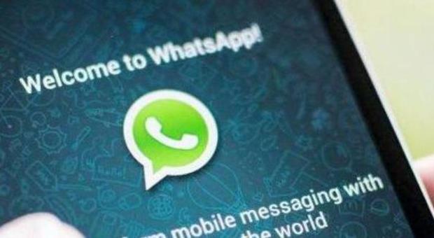 Cyberbulli su Whatsapp, il 12enne non vuole più andare a scuola
