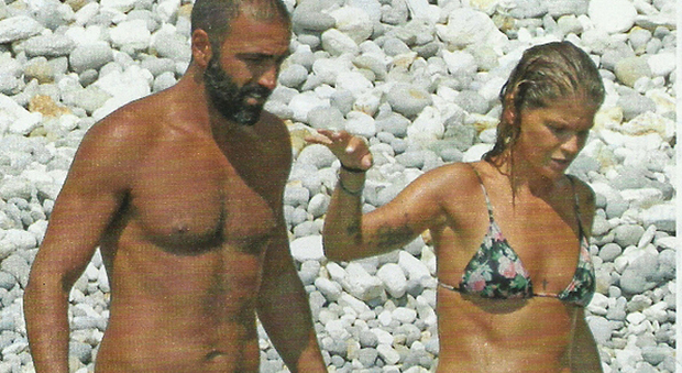 Alessandra Amoroso e il fidanzato Stefano Settepani (Chi)