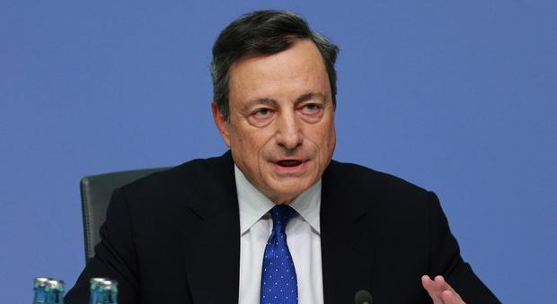 Draghi: "Euro irrevocabile, il peggio della crisi è passato". Ma la Le Pen fa crollare le Borse