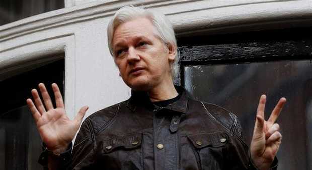 Russiagate, spunta una cena tra ex consigliere di Trump e il fondatore di Wikileaks, Julian Assange