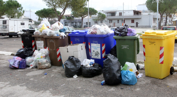 Lecce, scontro sull’impianto rifiuti: la Provincia chiama i sindaci