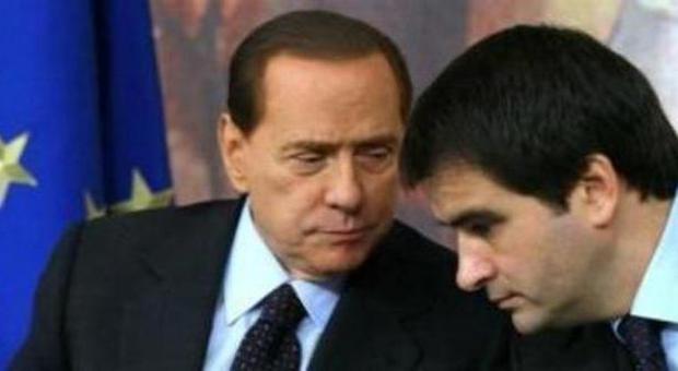 Berlusconi cena con le nuove leve di FI: «Se sì a decadenza io in balia delle procure»