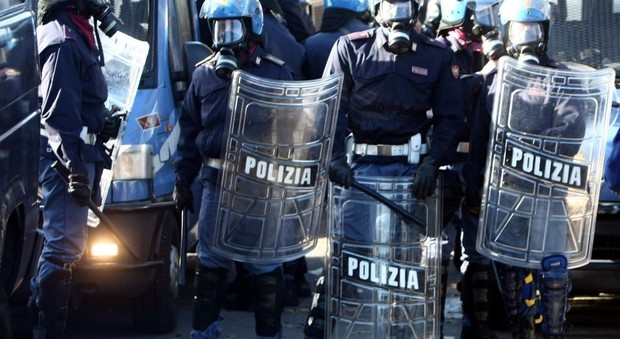 Follia all'autogrill: botte fra tifosi di Perugia e Gubbio, la verità dalle telecamere