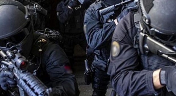 Antiterrorismo, blitz della polizia: 4 arresti. «Matrice neonazista»