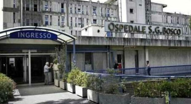 Coronavirus a Napoli, il San Giovanni Bosco chiude e diventa un Covid Hospital multispecialistico: pazienti trasferiti in altre strutture