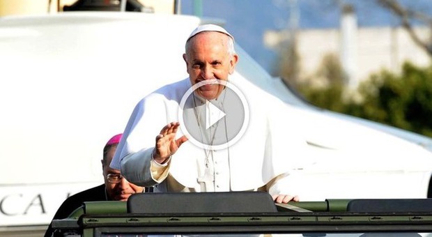 Il Papa a Napoli, ecco tutte le foto e i video della lunga giornata