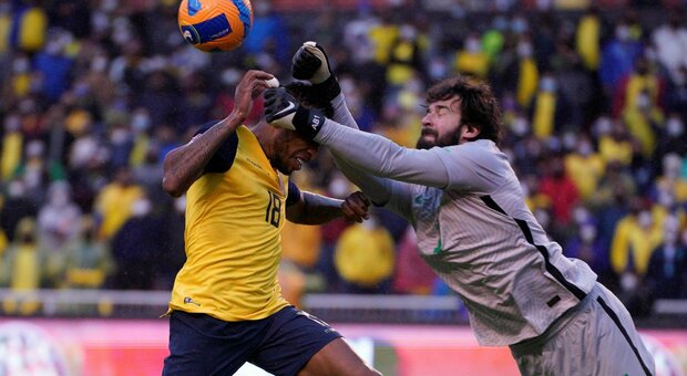Ecuador, scatta l'indagine della Fifa: il Mondiale è a rischio, l'Italia spera