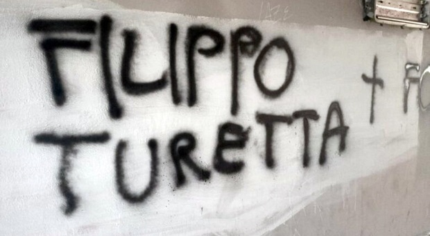 «Filippo Turetta più forte». Scritta choc sull'assassino di Giulia Cecchettin nel sottopasso della stazione