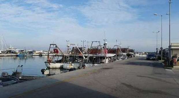 Le regole sulla pesca non piacciono I vongolari minacciano lo sciopero