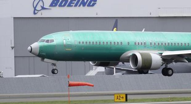 Boeing cancella il Natale: niente bonus per le feste ai dipendenti dopo gli incidenti al 737 Max