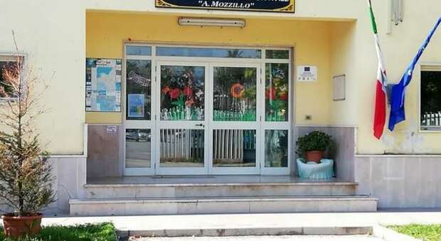 Principio d'incendio ad Agropoli, scuola evacuata: «Corto circuito»