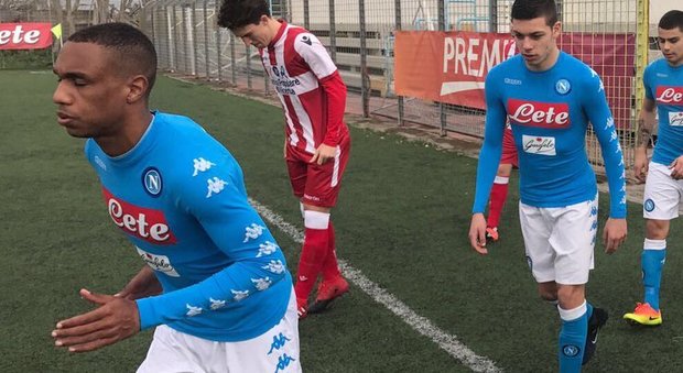 Leandrinho trascina gli Azzurrini Napoli ai quarti della Viareggio Cup