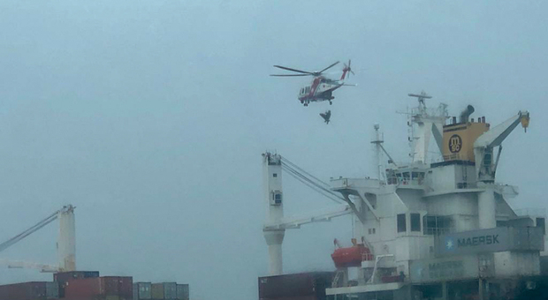 L’intervento dell'elicottero della Guardia Costiera