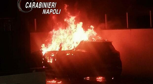 Roccarainola, auto in fiamme nella notte: nessun ferito