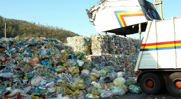 Puglia, sì al nuovo Piano dei rifiuti: le discariche restano, ma chiuderanno nel 2025