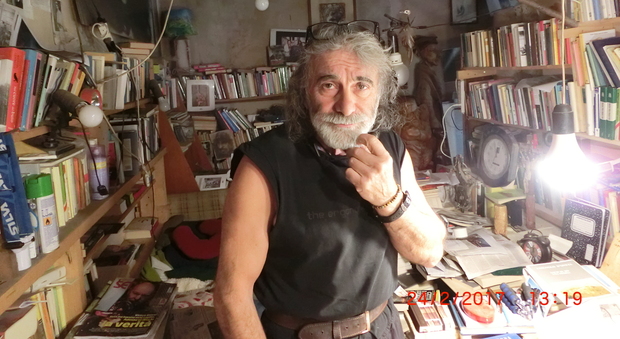 Mauro Corona, 66 anni, uomo simbolo della tragedia del Vajont e scrittore di grande successo
