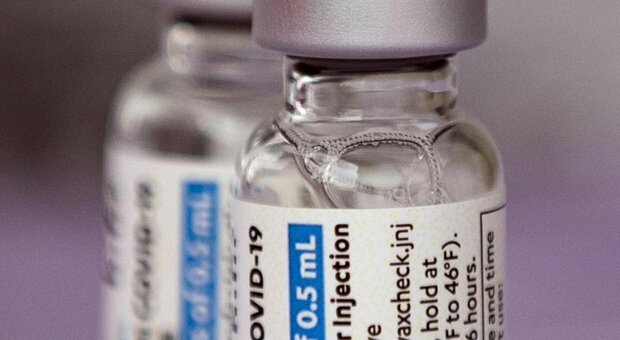 Giovedì arriveranno 27.750 dosi di vaccini, anche le prime di Johnson & Johnson